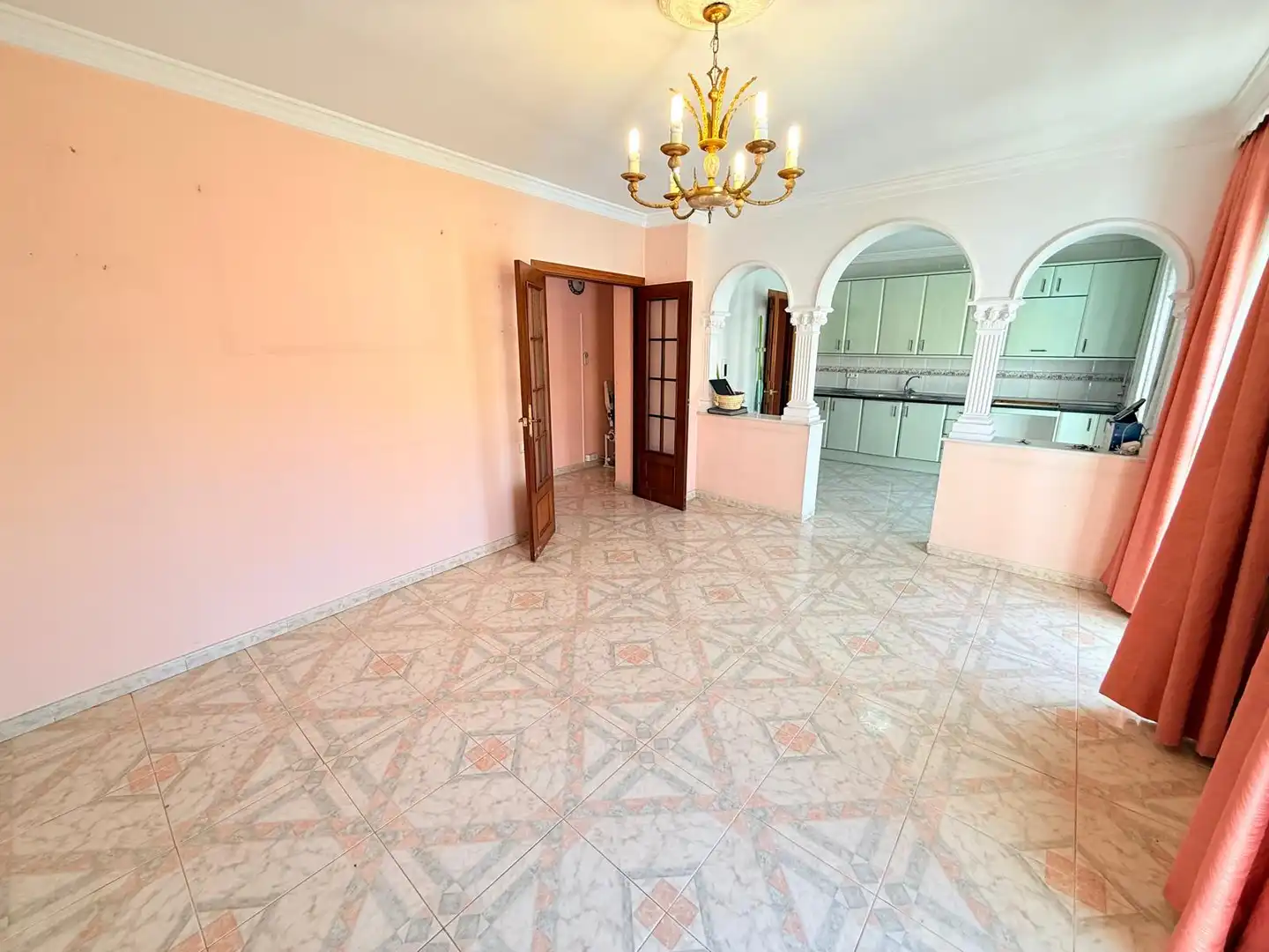 Menjador de Casa o xalet en venda en Málaga amb Terrassa i Balcó