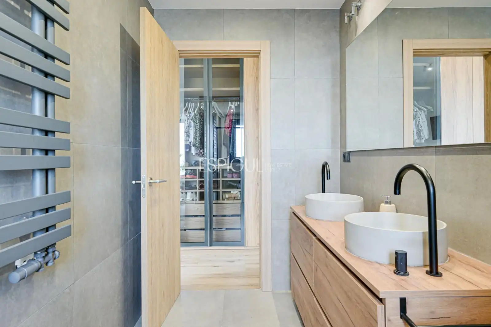 Bathroom of Houses for sale in Mataró  with Air Conditioner, Private garden and Terrace