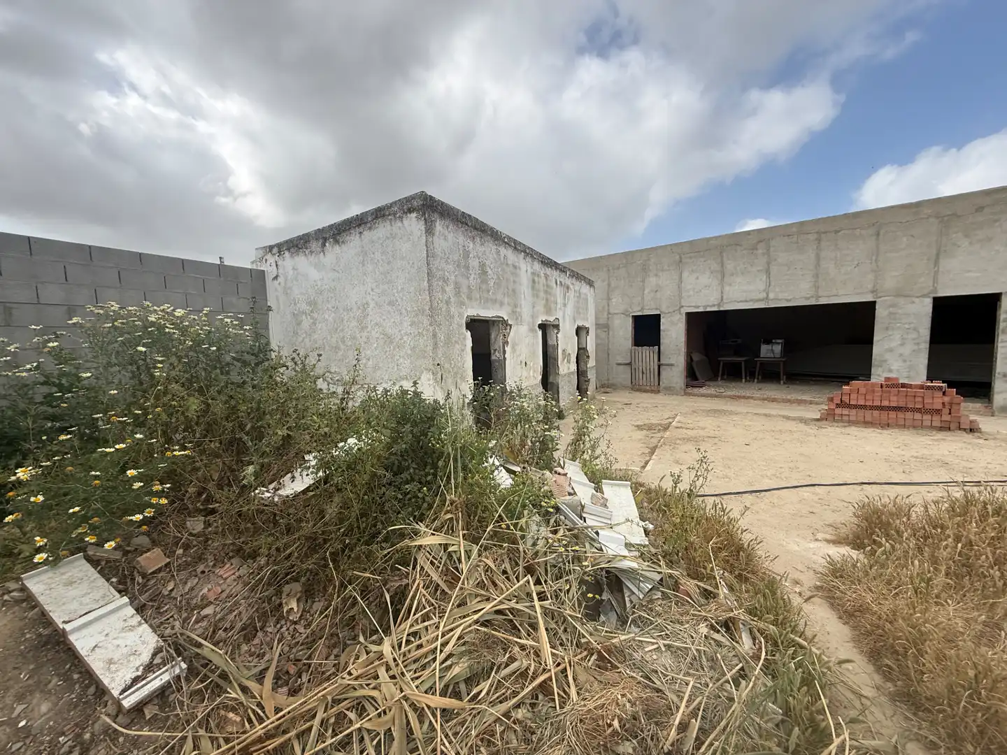 Exterior view of Country homes for sale in Sanlúcar de Barrameda