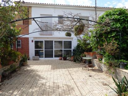 Vista exterior de Casa o xalet en venda en San Vicente del Raspeig / Sant Vicent del Raspeig amb Jardí privat, Terrassa i Traster