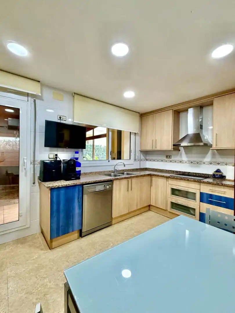 Cocina de Casa o chalet en venta en Banyeres del Penedès con Aire acondicionado, Calefacción y Terraza