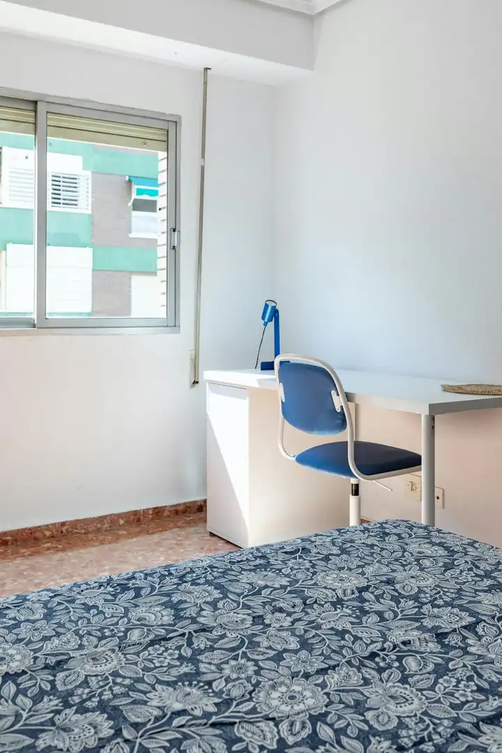 Bedroom of Flat for share in Valencia  with Furnished and Washing machine