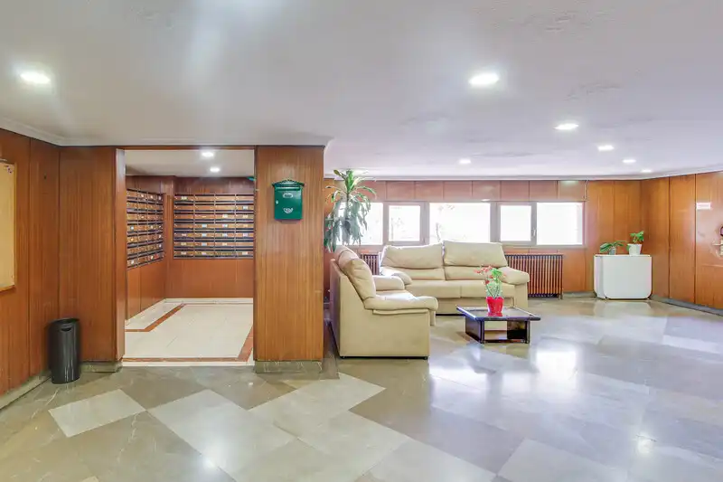 Flat for sale in Madrid  with Air Conditioner, Heating and Swimming Pool