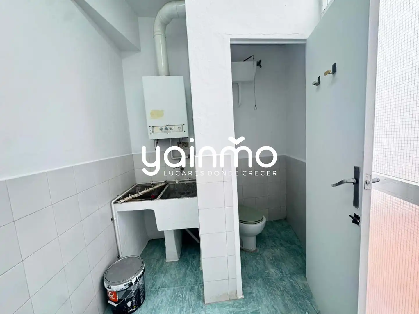 Bathroom of Flat for rent in Jaén