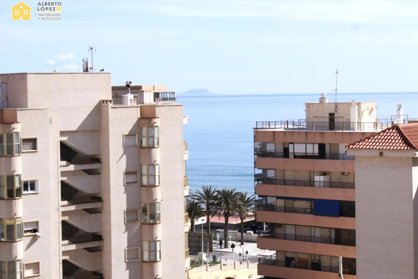 Piso con terraza en alquiler en Los Arenales del Sol, imagen 2