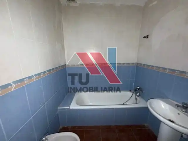 Bany de Casa o xalet en venda en Otero amb Calefacció, Jardí privat i Balcó