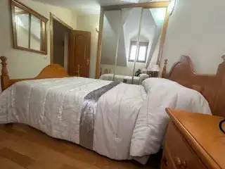 Schlafzimmer von Maisonette zur Miete in León Capital  mit Heizung, Parkett und Terrasse