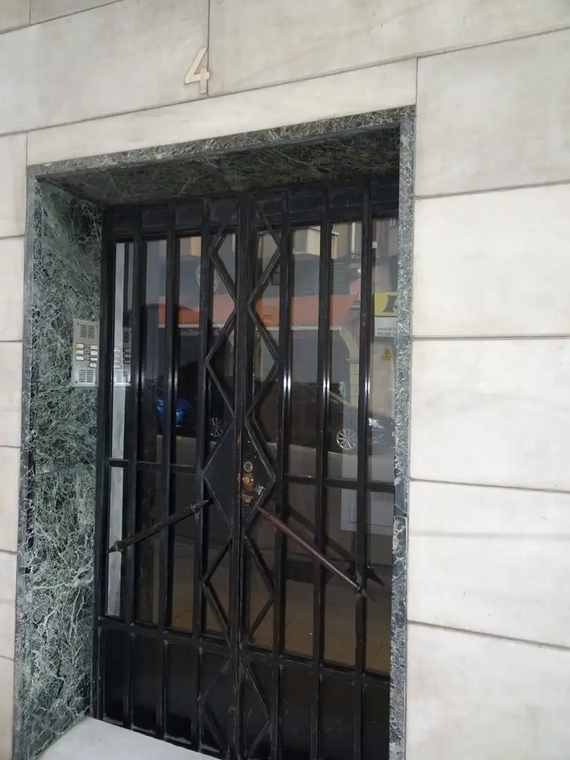 Büro zur Miete in Torrelavega  mit Klimaanlage, Abstellraum und Möbliert