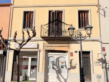 Reihenhaus mit Balkon zum Verkauf in Plaça Església