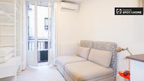 Bedroom of Flat to rent in  Madrid Capital  with Air Conditioner, Heating and Balcony