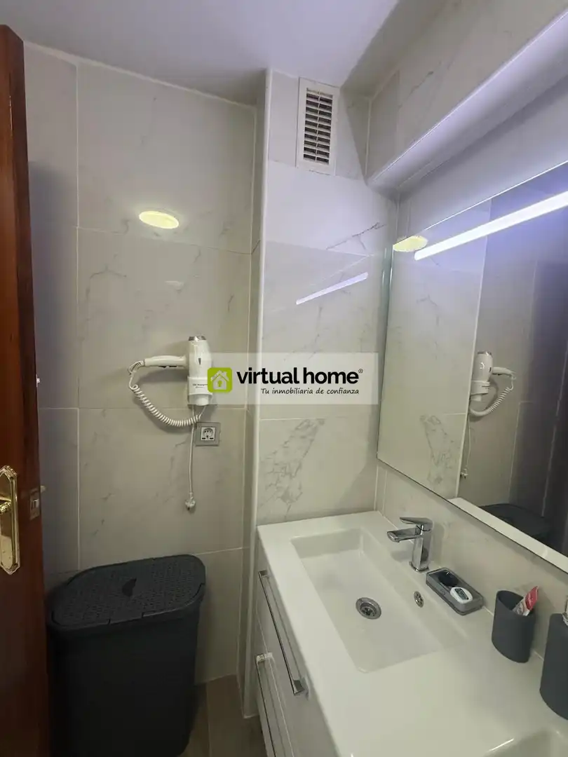 Bathroom of Flat for rent in Benidorm  with Air Conditioner, Terrace and Furnished