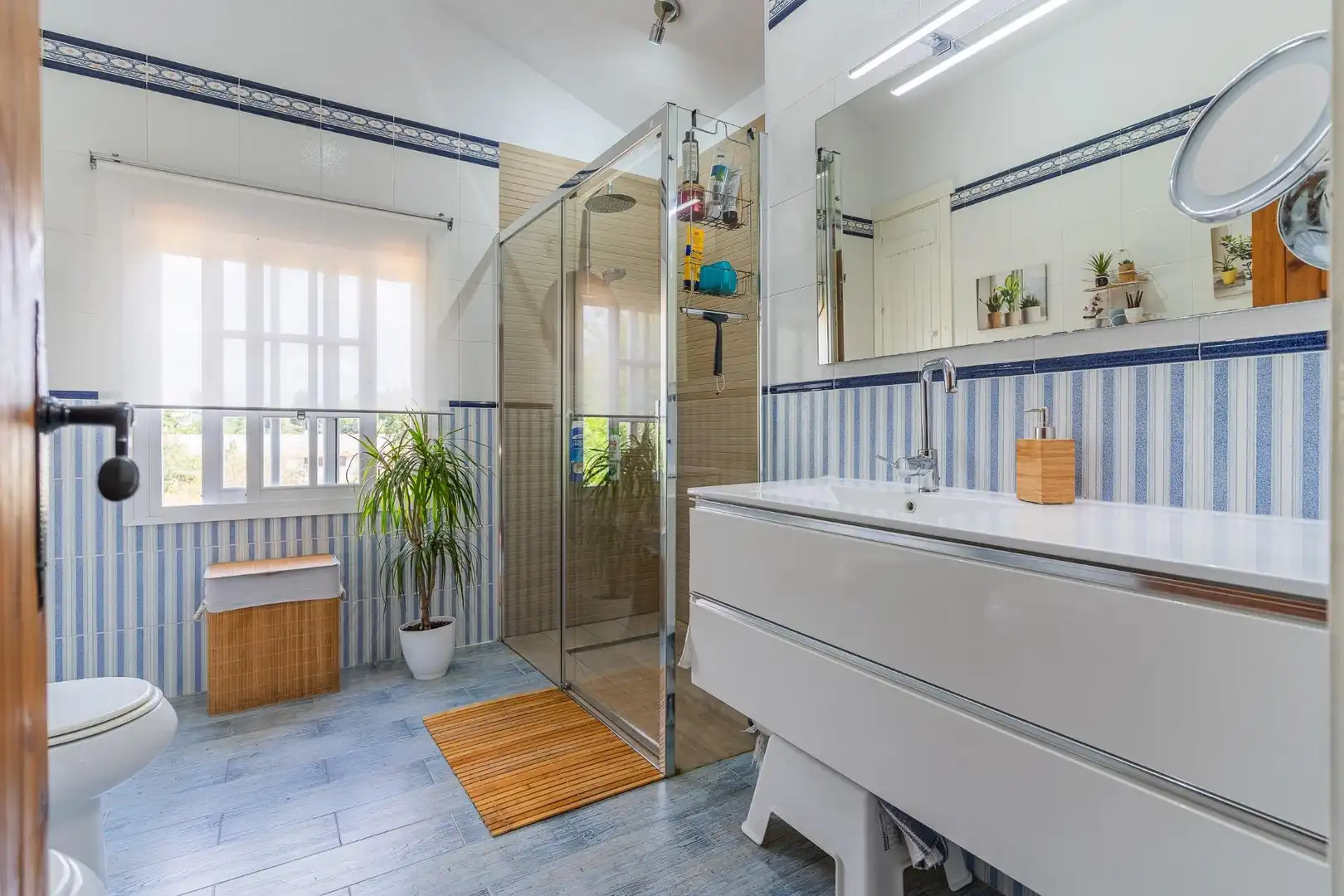 Baño de Casa o chalet en venta en Chiclana de la Frontera con Jardín privado, Trastero y Piscina