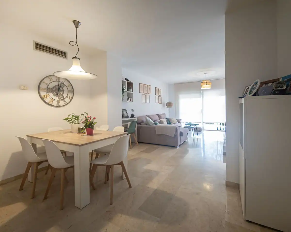 Sala d'estar de Apartament en venda en San Pedro de Alcántara