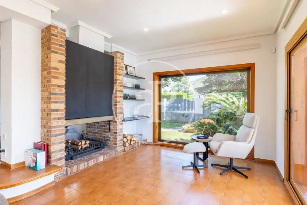Sala d'estar de Casa o xalet de lloguer en Madrid amb Aire condicionat, Calefacció i Jardí privat