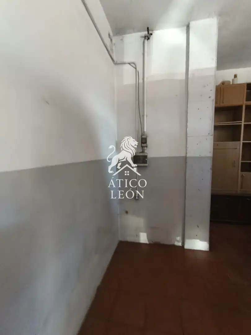 Geschaftsraum zum Verkauf in León Capital 