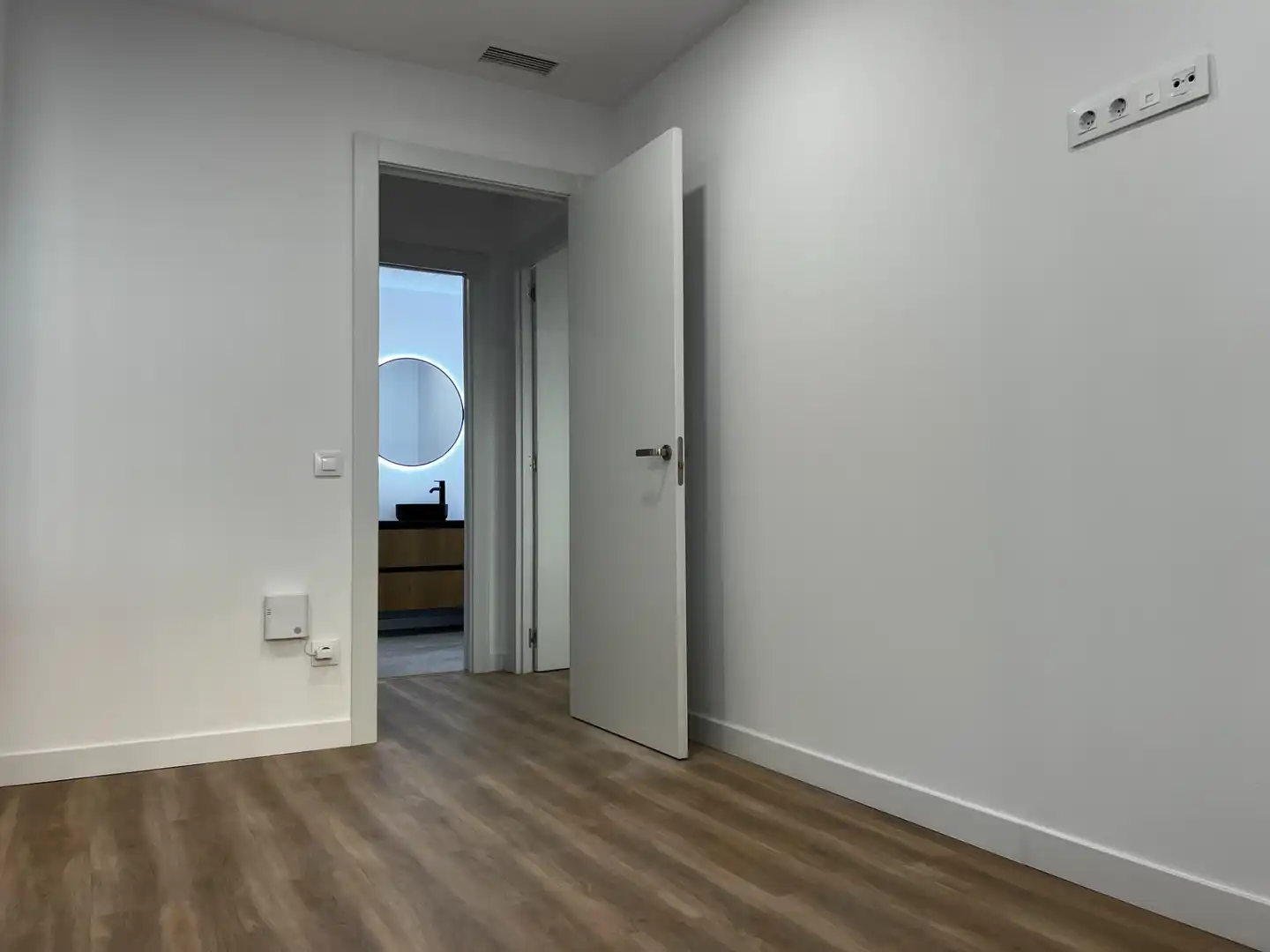 Ground floor for sale in Badalona  with Parquet flooring, Oven and Alarm