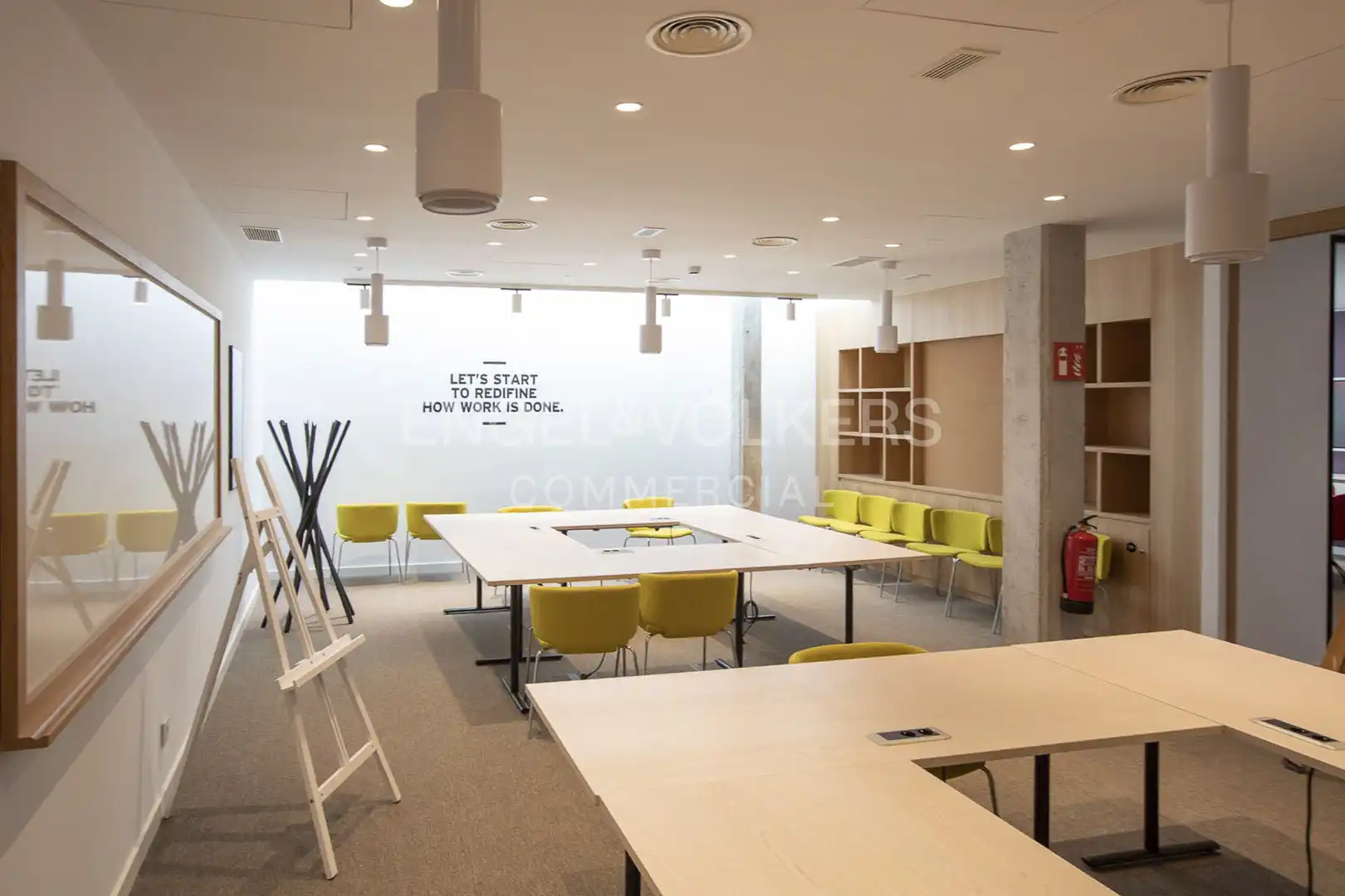 Büro zur Miete in Barcelona mit Klimaanlage, Terrasse und Möbliert