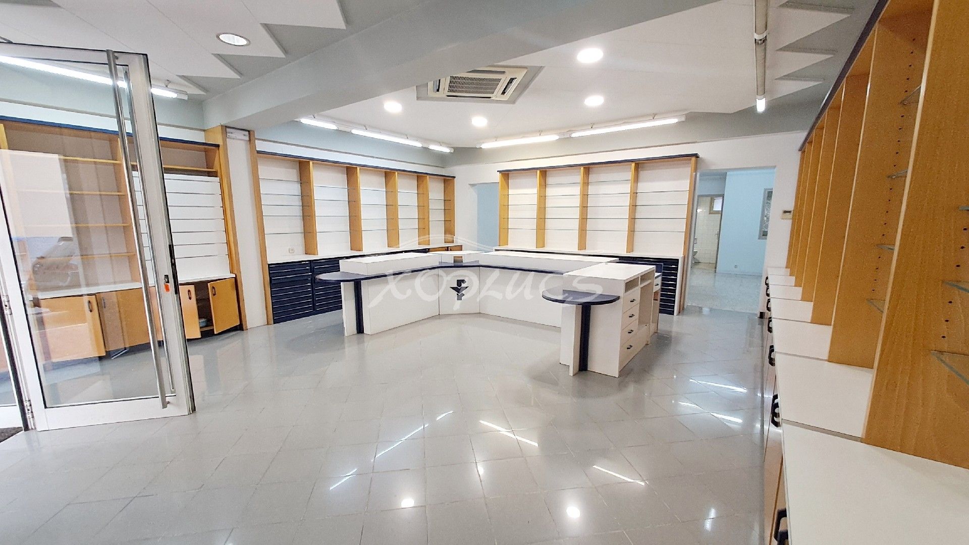 Premises for rent in Avià