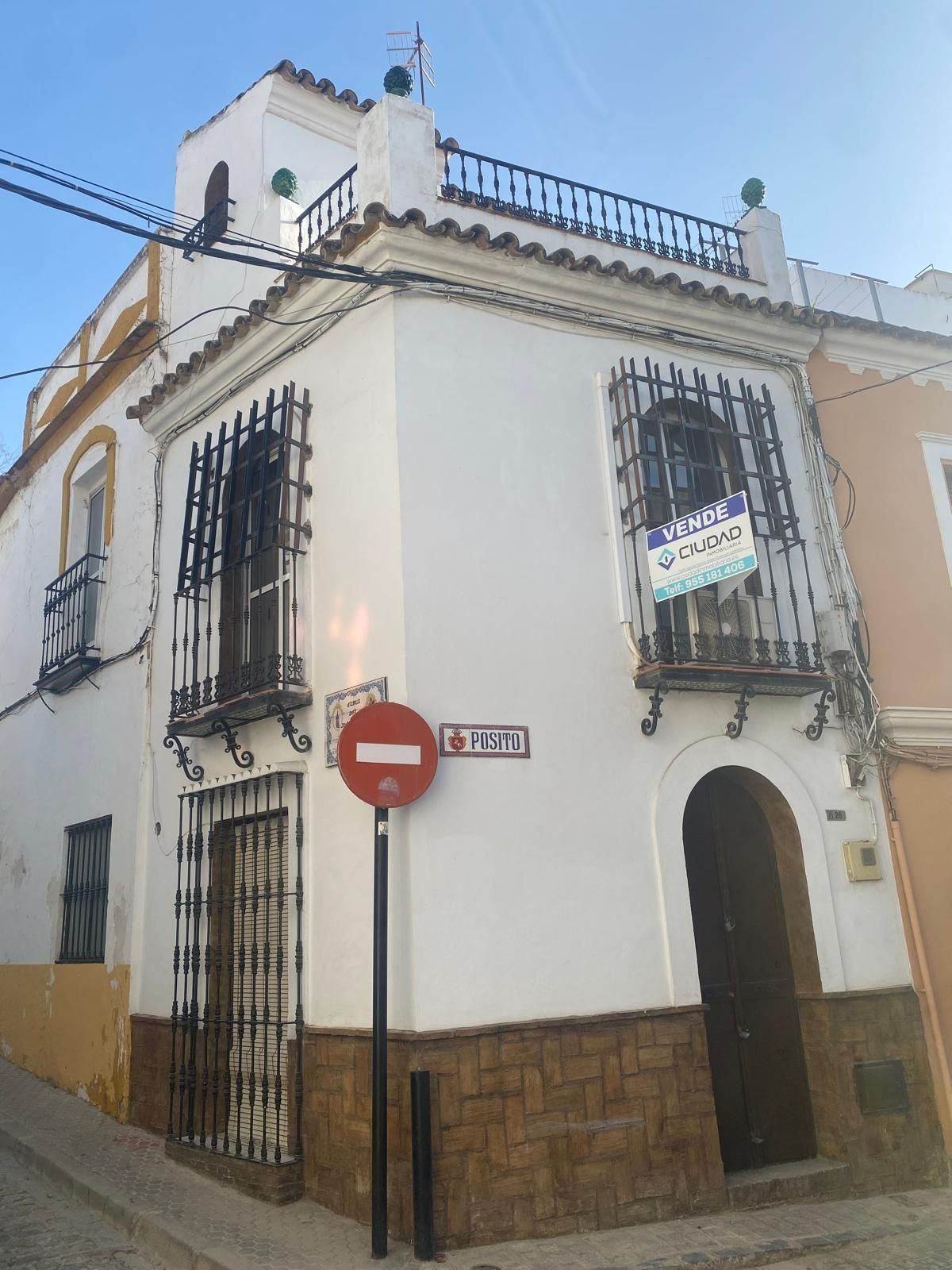 Exterior view of House or chalet for sale in Morón de la Frontera