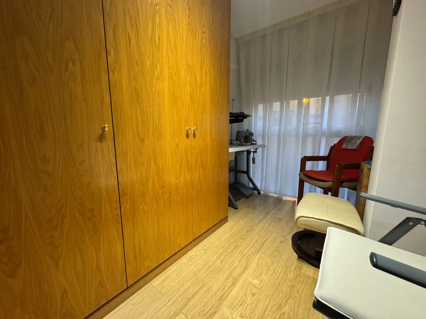 Schlafzimmer von Wohnung zum Verkauf in Girona mit Klimaanlage, Heizung und Möbliert