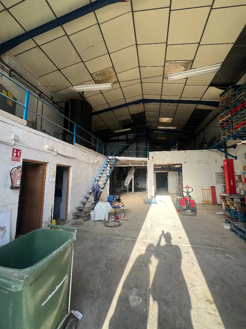 Nave industrial in vendita a Carrer Illes Medes
