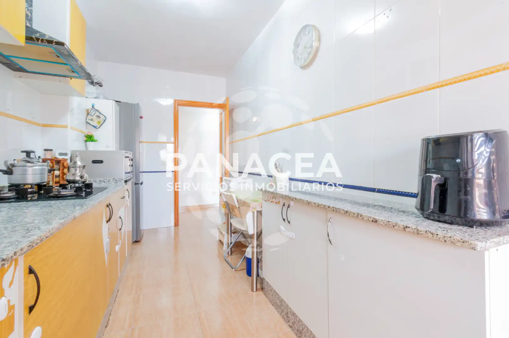Cocina de Piso en venta en Vícar con Amueblado, Microondas y TV