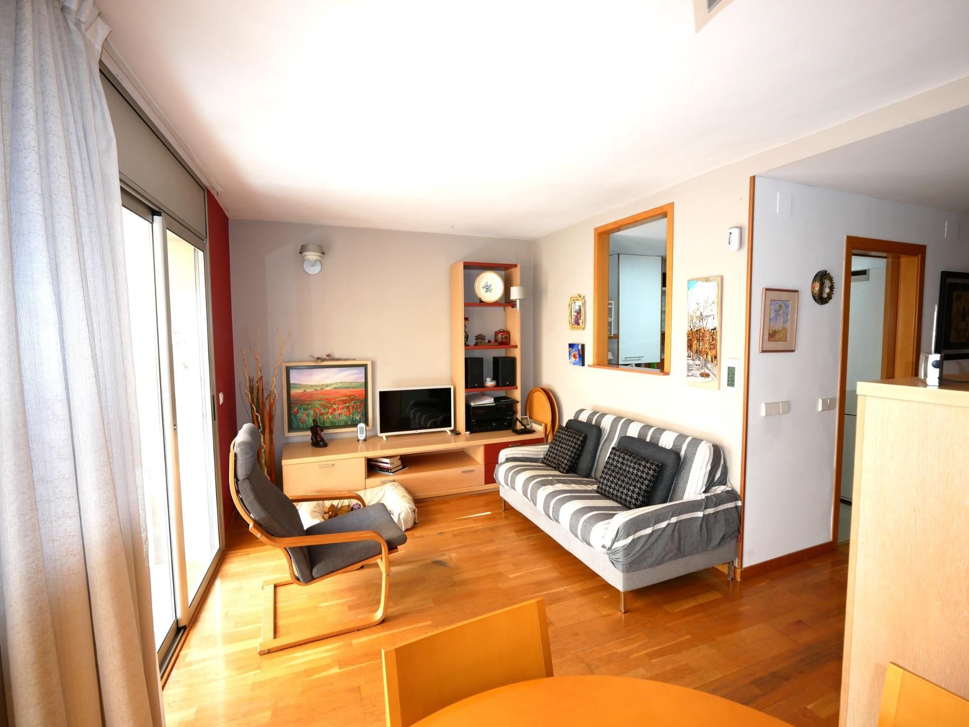 Living room of Flat for sale in  Barcelona Capital  with Parquet flooring and Terrace