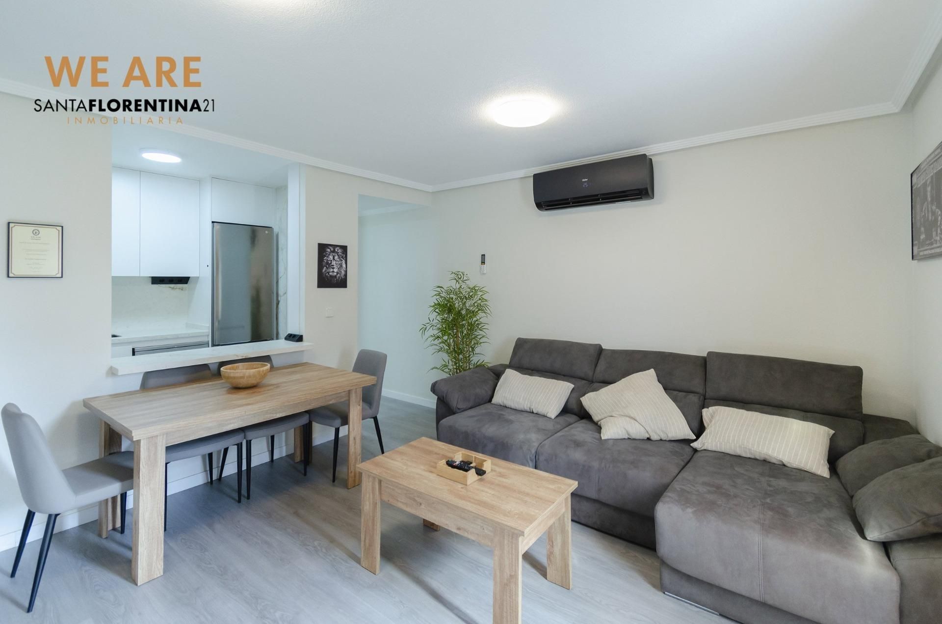 Living room of Apartment for sale in Cartagena  with Air Conditioner and Balcony