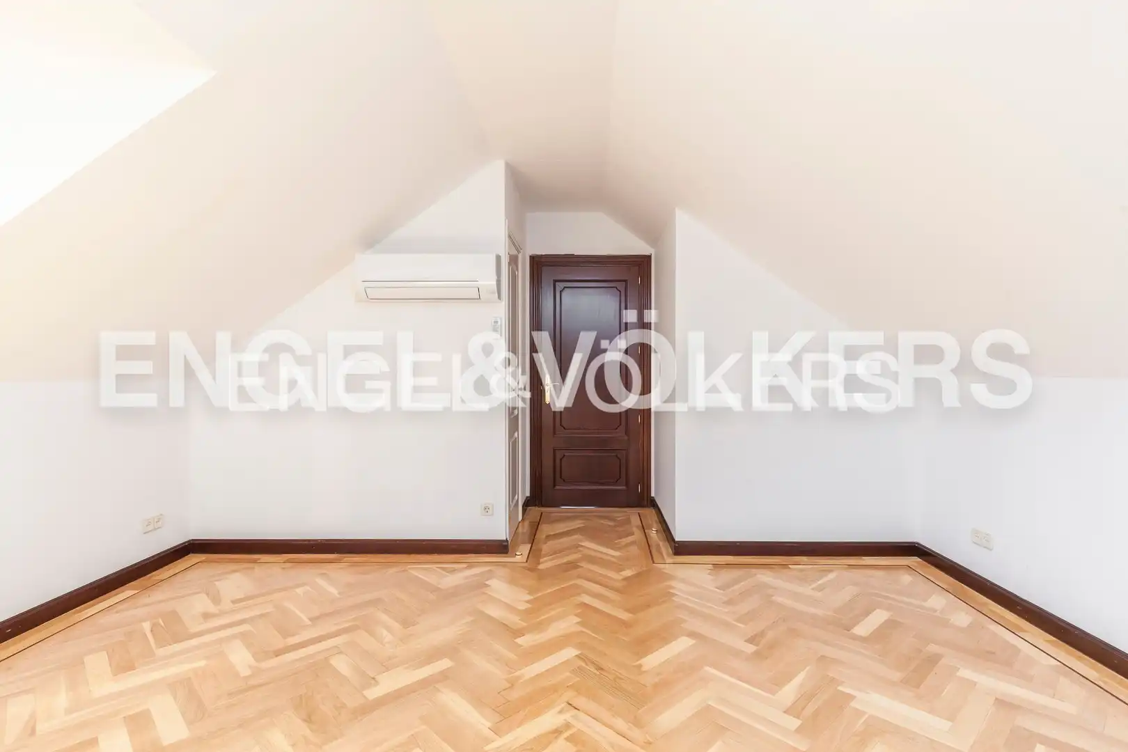 Casa o chalet en venta en Madrid con Aire acondicionado, Calefacción y Jardín privado