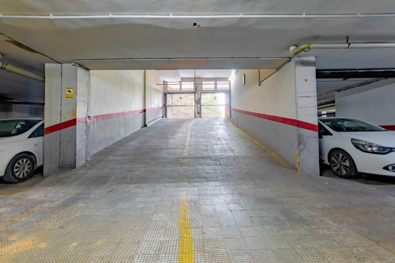 Parking de Piso en venta en Valencia con Trastero, Balcón y Alarma
