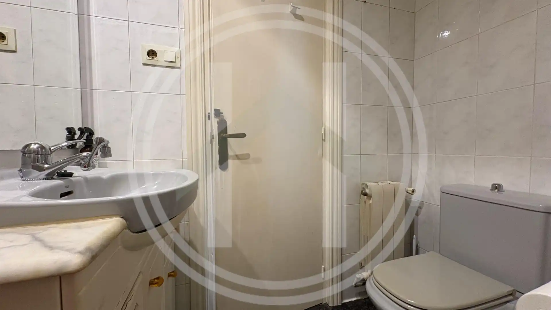 Badezimmer von Wohnung zum Verkauf in Granollers mit Klimaanlage, Heizung und Balkon