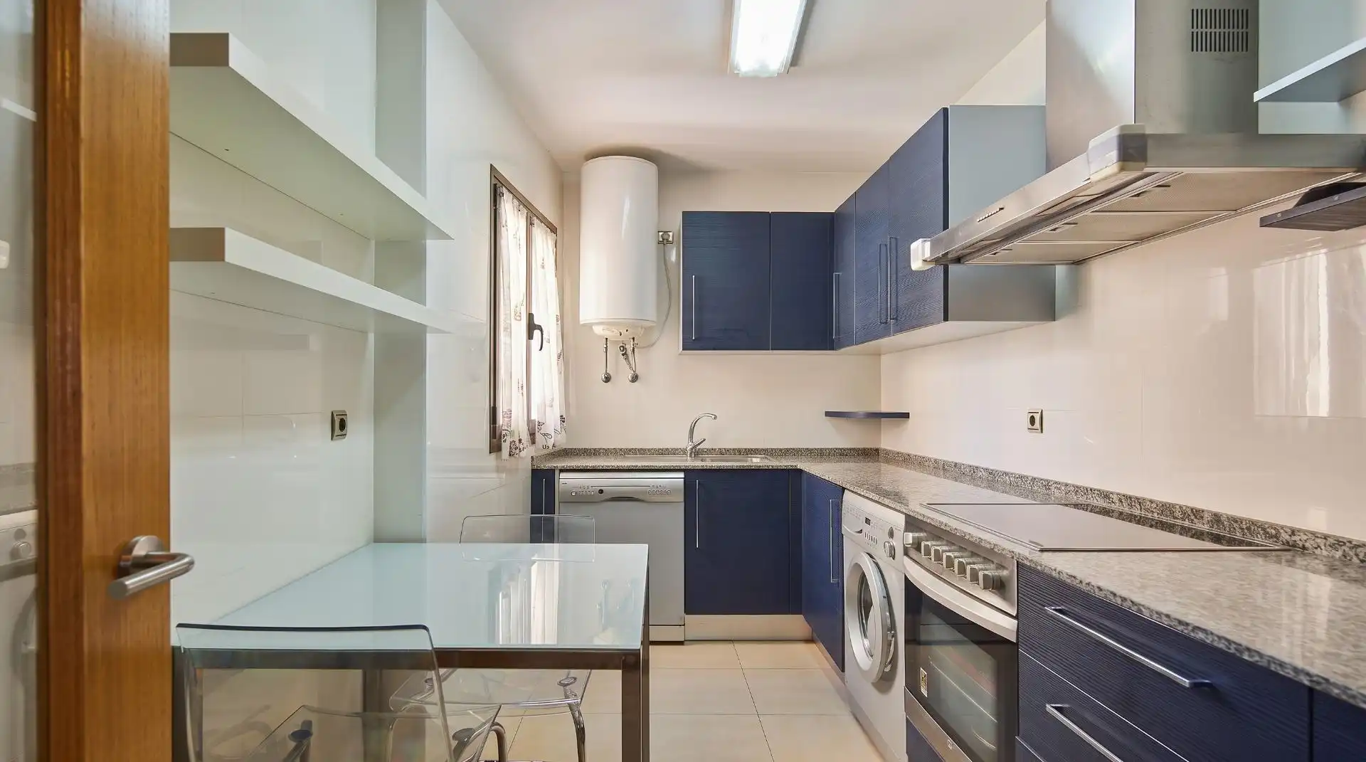 Cuina de Àtic en venda en Cádiz amb Aire condicionat, Terrassa i Traster