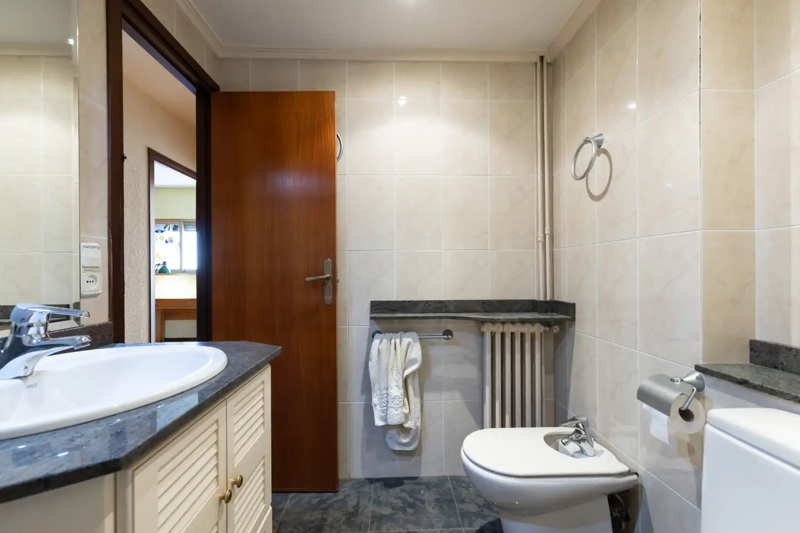 Badezimmer von Wohnung zum Verkauf in Tarragona mit Heizung, Parkett und Terrasse