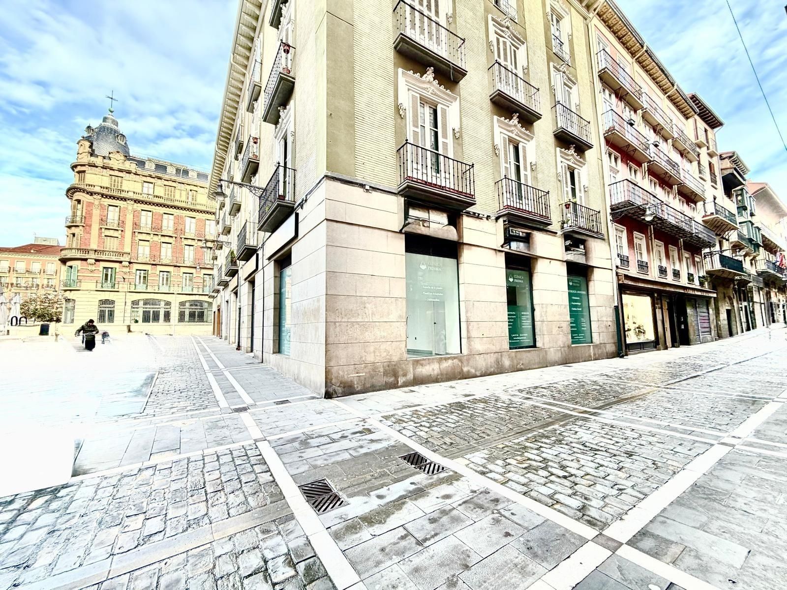 Vista exterior de Local en venda en  Pamplona / Iruña