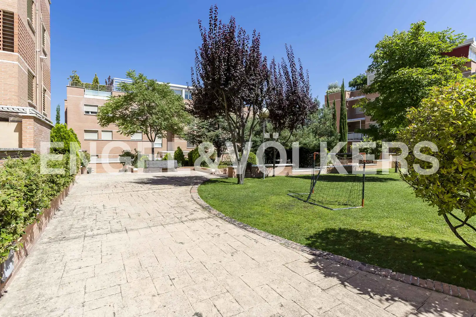 Vista exterior de Dúplex en venta en Madrid con Aire acondicionado, Calefacción y Terraza