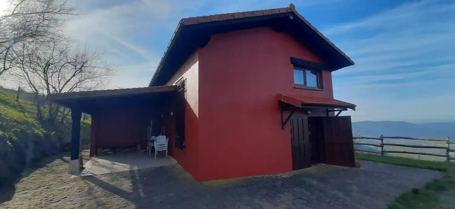 Vista exterior de Casa o chalet en venta en Solórzano con Calefacción, Trastero y Amueblado
