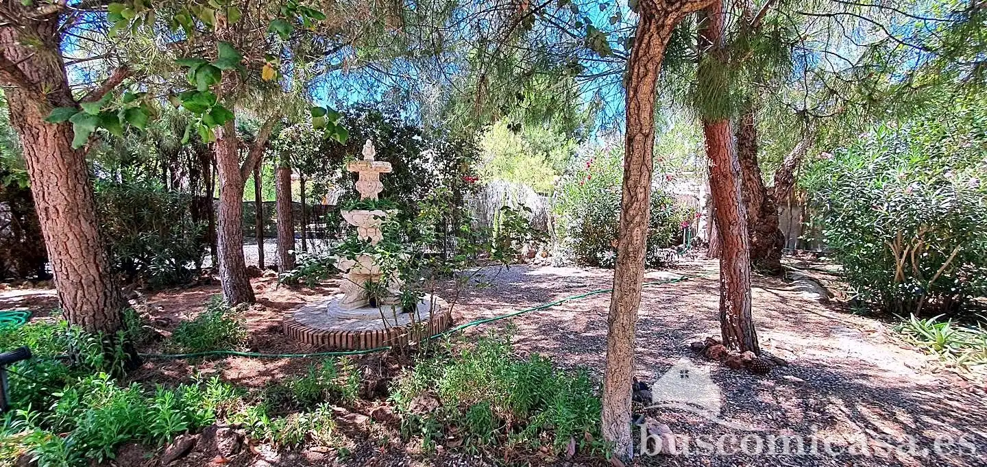 Jardí de Casa o xalet en venda en Linares amb Aire condicionat, Calefacció i Jardí privat