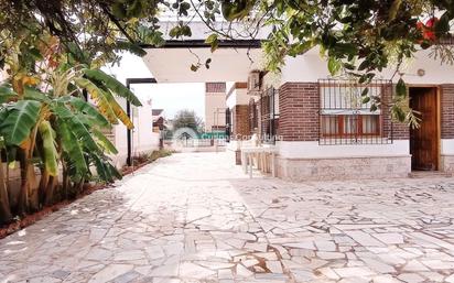 Vista exterior de Casa adosada en venda en Los Alcázares amb Aire condicionat, Calefacció i Terrassa