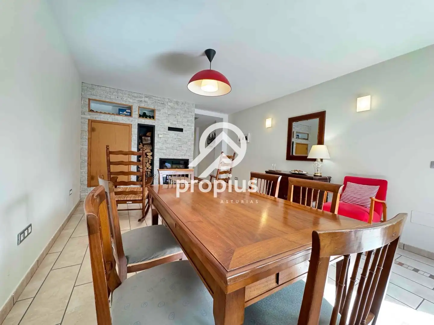 Esszimmer von Einfamilien-Reihenhaus zum Verkauf in Llanes mit Heizung und Möbliert