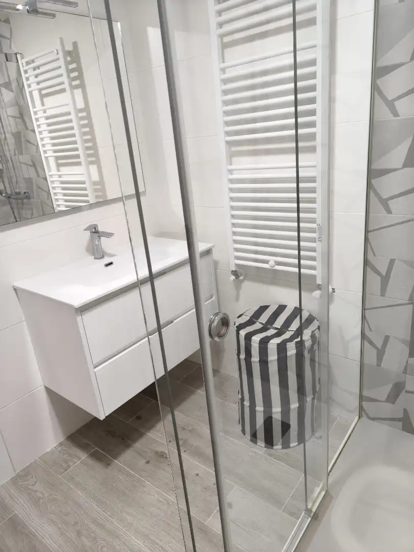 Bathroom of Flat for rent in Fisterra  with Furnished, Oven and Washing machine