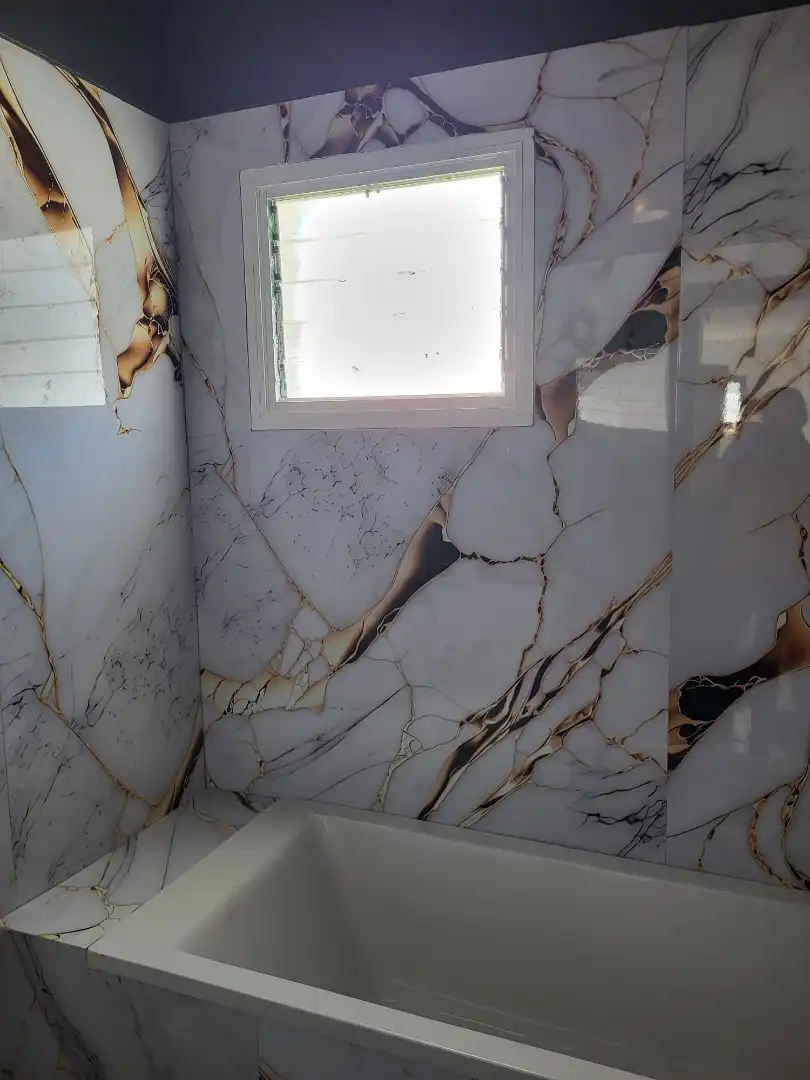 Badezimmer von Maisonette zum Verkauf in Arona mit Parkett, Möbliert und Ofen