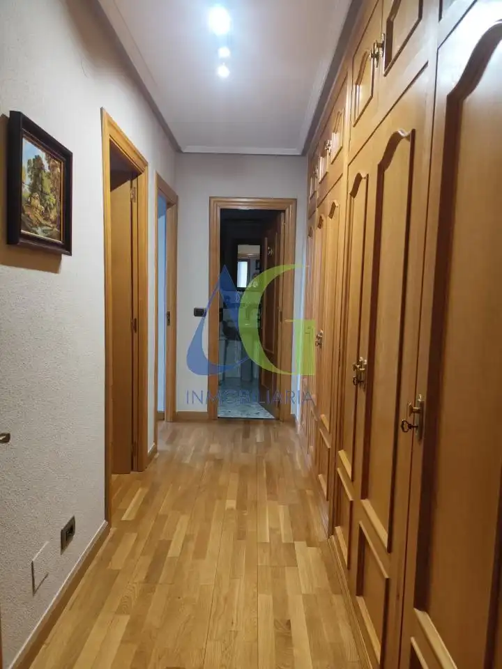 Casa o xalet en venda en Villaquilambre amb Calefacció, Jardí privat i Parquet
