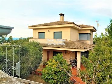 Villa con balcone in vendita a Carrer de Llançà