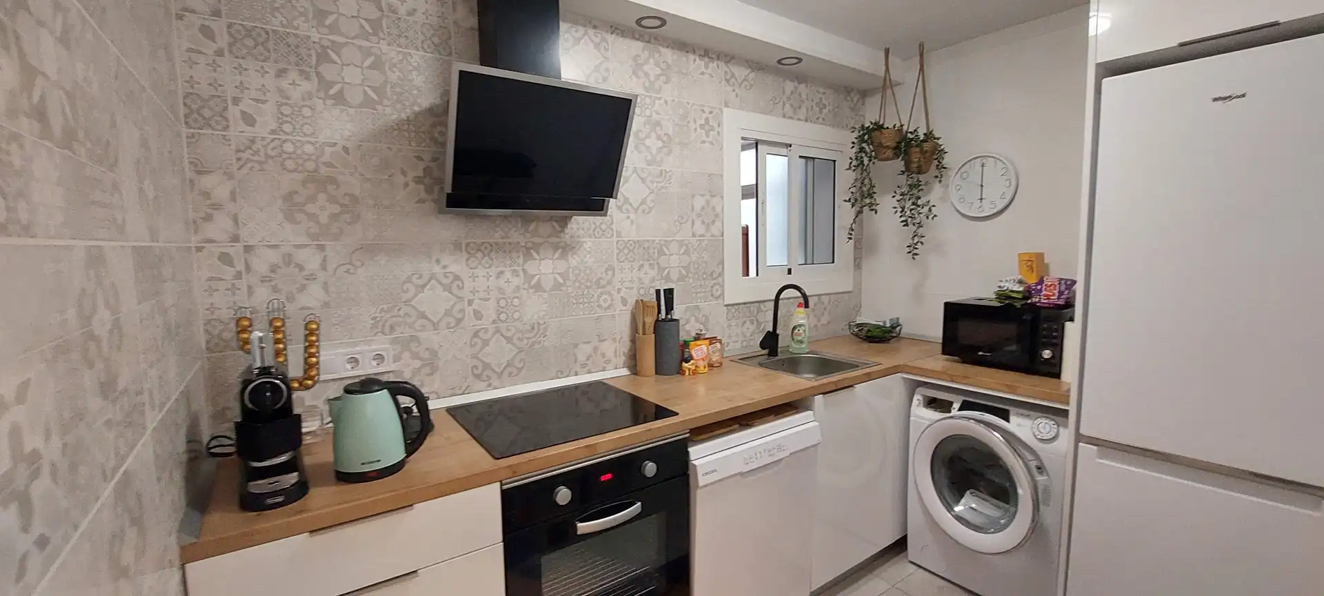 Küche von Wohnung zum Verkauf in Salou mit Klimaanlage, Heizung und Abstellraum