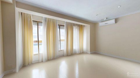 Foto 2 de Piso en venta en Virgen de Lujan, Los Remedios, Sevilla Capital