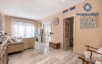 Flat for sale in  Granada Capital  with Air Conditioner