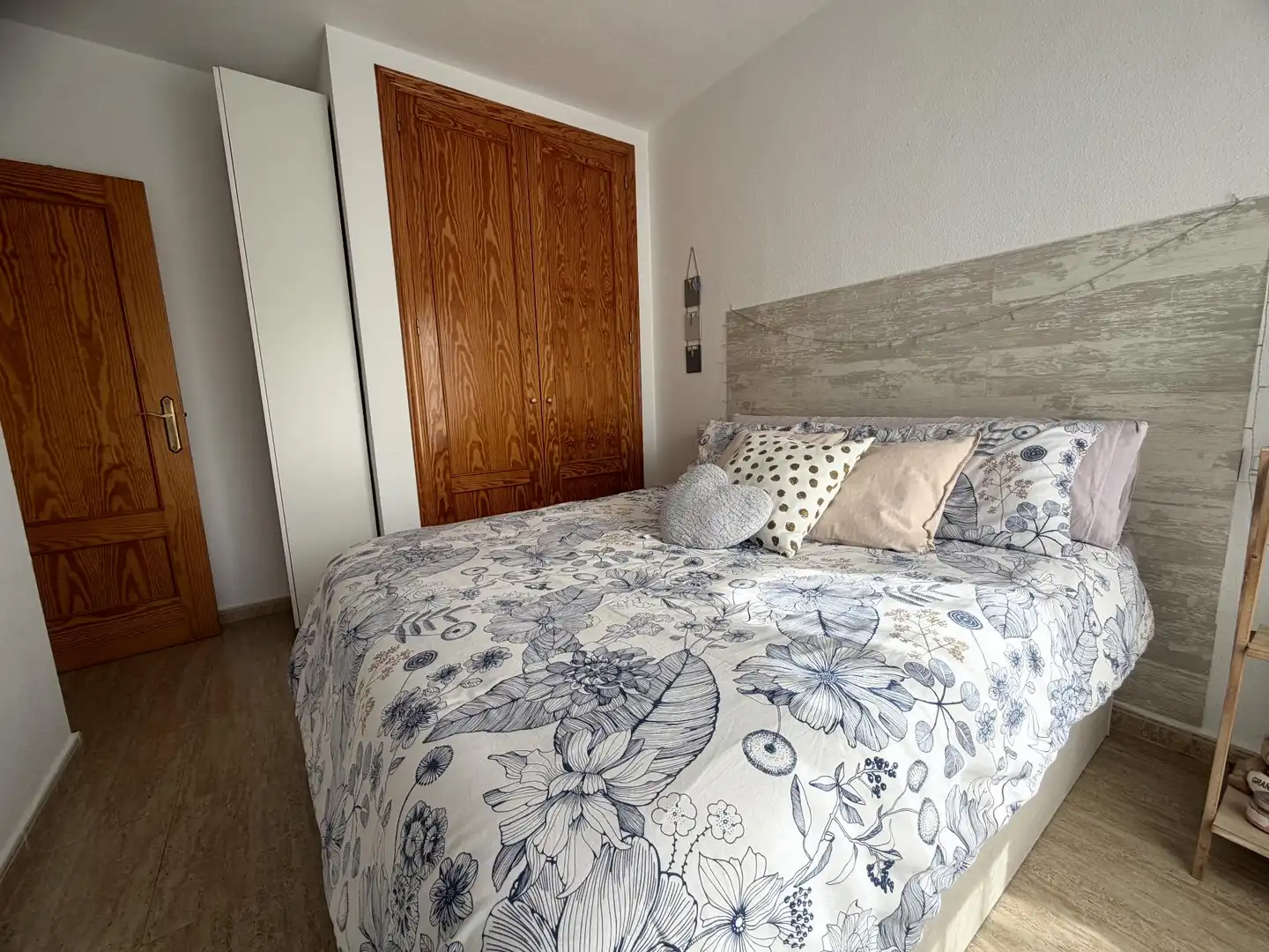 Dormitori de Apartament de lloguer en Cartagena amb Aire condicionat i Balcó