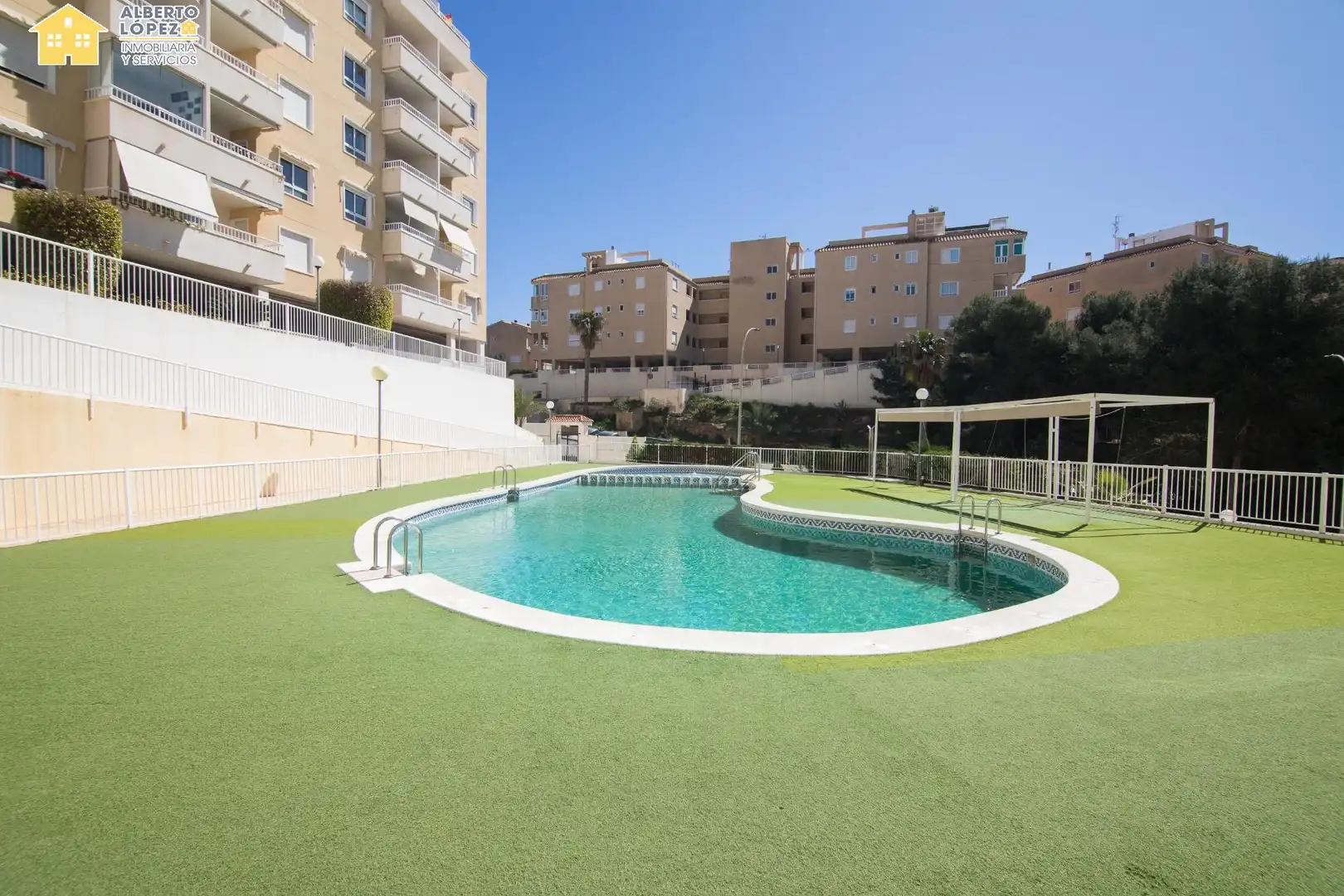 Piscina de Àtic en venda en Santa Pola amb Aire condicionat, Terrassa i Balcó