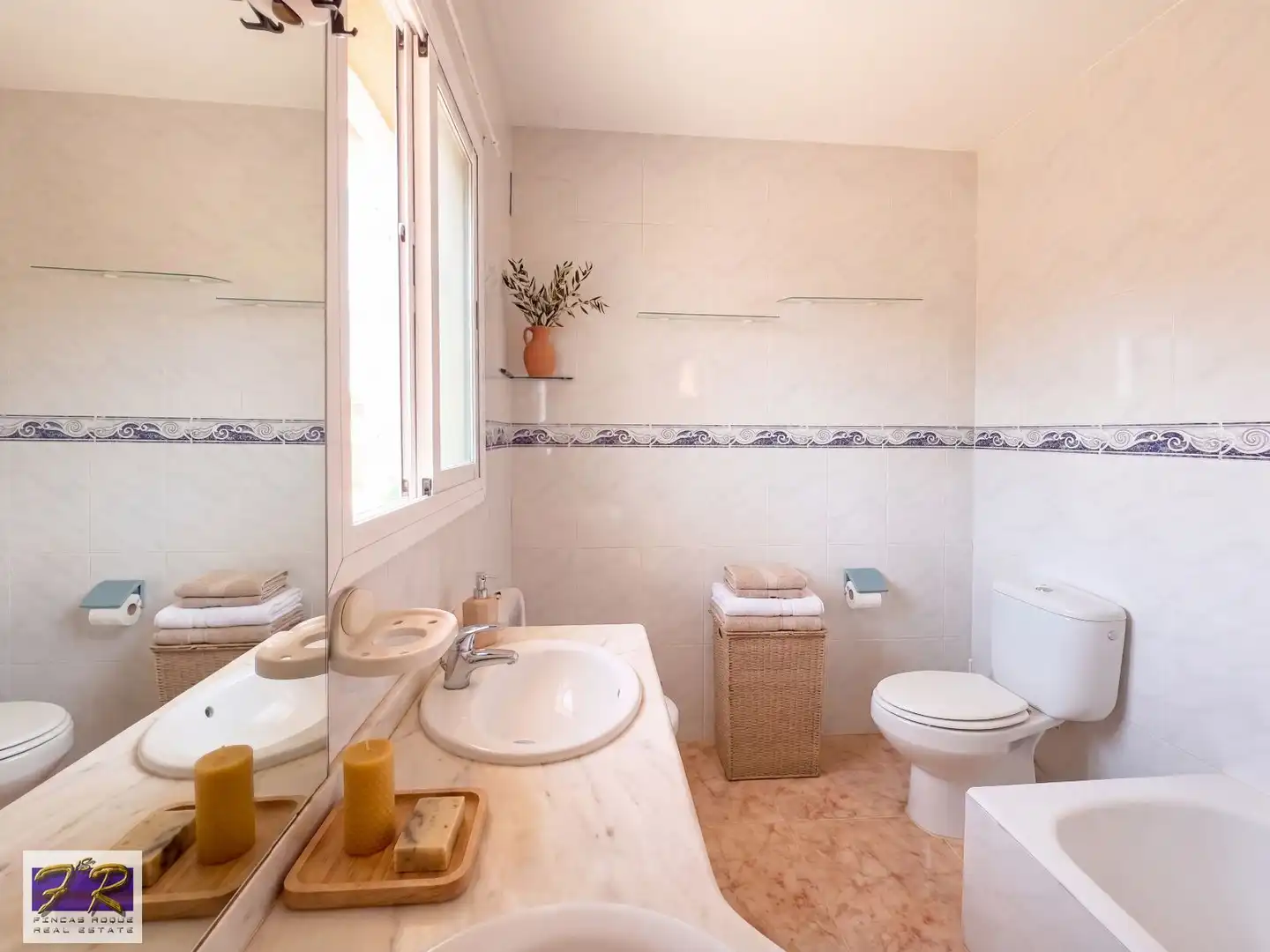 Bathroom of Houses for sale in Alcúdia  with Air Conditioner, Terrace and Storage room