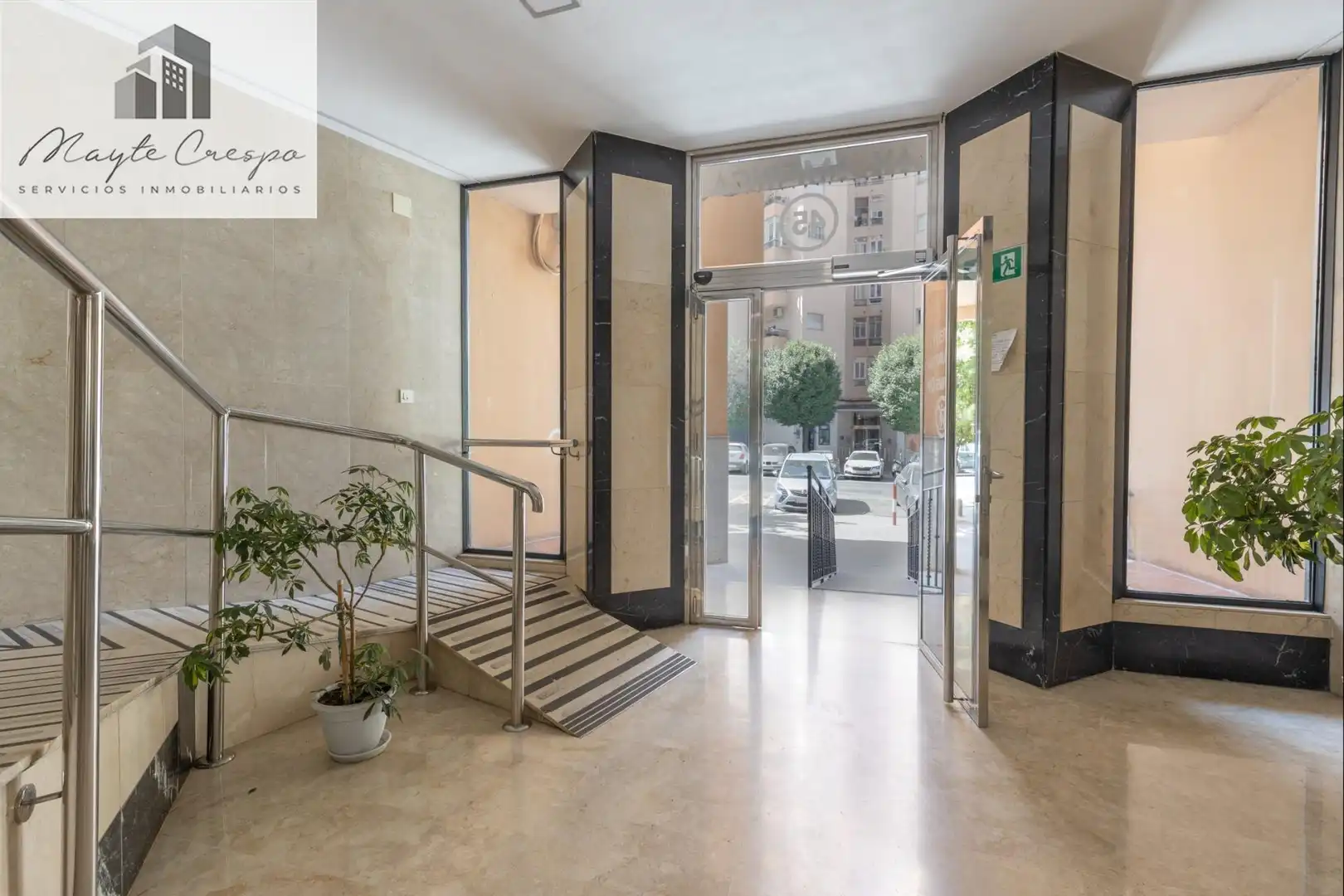 Piso en venta en Granada con Terraza, Amueblado y Balcón